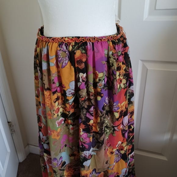 Sheer High Low Skirt - Picture 5 of 9